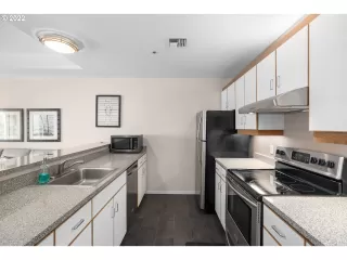 Photo #2: 22534034 Listing