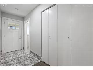 Photo #4: 22534524 Listing