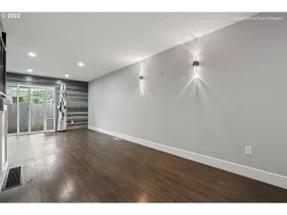 Photo #5: 22534524 Listing