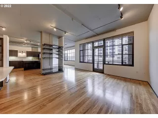 Photo #2: 22534583 Listing