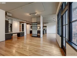 Photo #4: 22534583 Listing