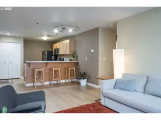 Photo #3: 22535184 Listing