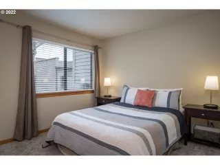 Photo #5: 22535184 Listing