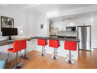 Photo #2: 22535908 Listing