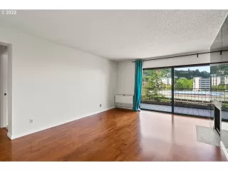 Photo #2: 22536201 Listing