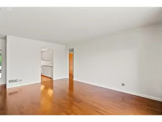 Photo #4: 22536201 Listing