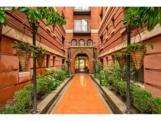 Photo #1: 22536568 Listing