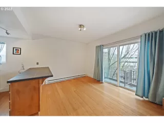 Photo #4: 22536568 Listing