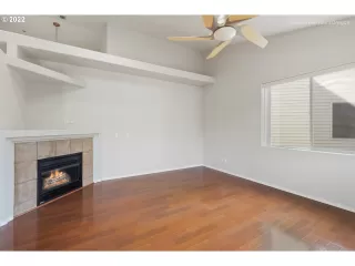 Photo #4: 22537033 Listing