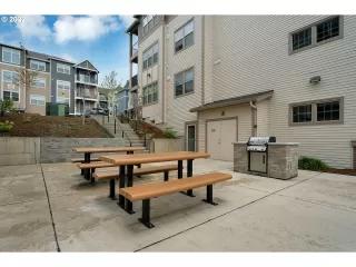 Photo #5: 22537037 Listing