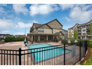 Photo #6: 22537037 Listing