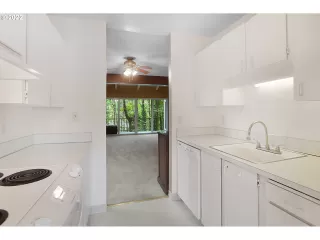 Photo #6: 22537339 Listing