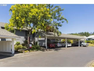 Photo #5: 22537884 Listing