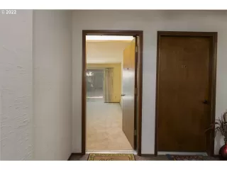 Photo #6: 22537884 Listing