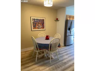 Photo #3: 22538359 Listing