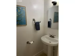 Photo #4: 22538359 Listing