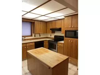 Photo #4: 22538367 Listing