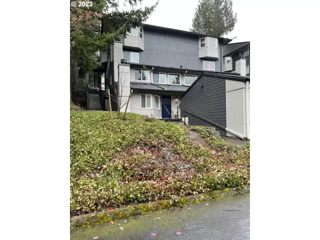 MLS: 22538818 Condo For Sale