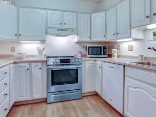 Photo #4: 22539509 Listing