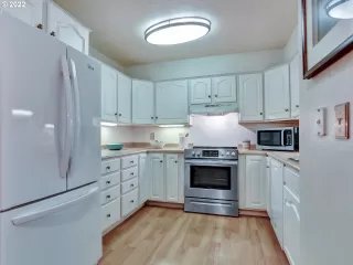 Photo #5: 22539509 Listing