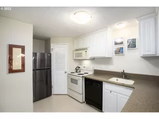 Photo #3: 22539635 Listing