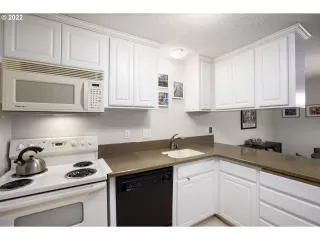 Photo #4: 22539635 Listing