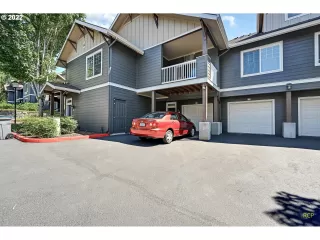 Photo #2: 22540185 Listing