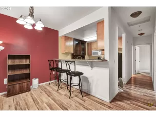 Photo #6: 22540185 Listing