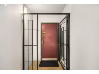 Photo #5: 22540479 Listing