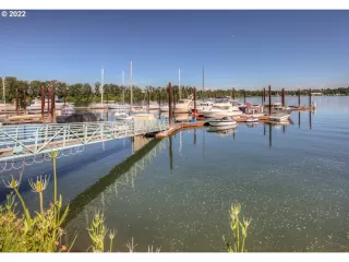 Photo #4: 22541007 Listing