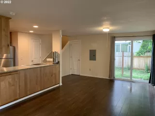 Photo #4: 22542753 Listing