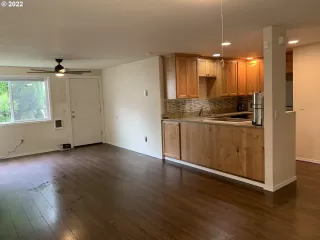 Photo #5: 22542753 Listing