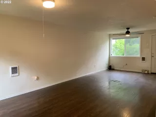 Photo #6: 22542753 Listing