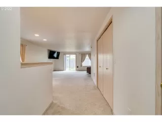 Photo #4: 22543292 Listing