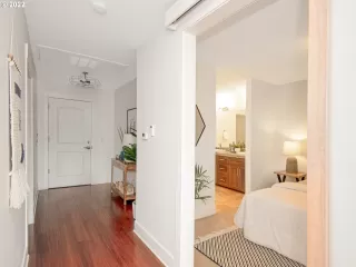 Photo #5: 22543397 Listing