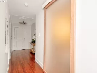 Photo #6: 22543397 Listing