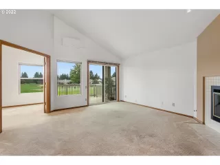 Photo #6: 22546429 Listing