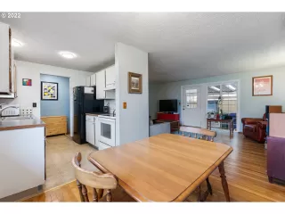 Photo #5: 22547654 Listing