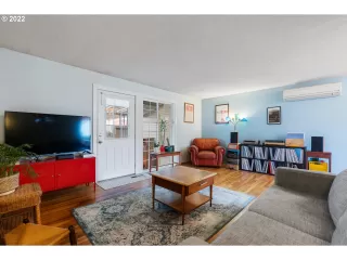 Photo #6: 22547654 Listing