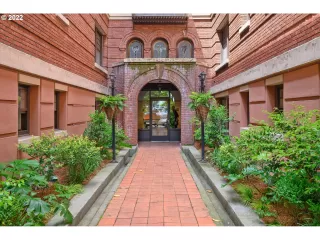 Photo #2: 22548324 Listing