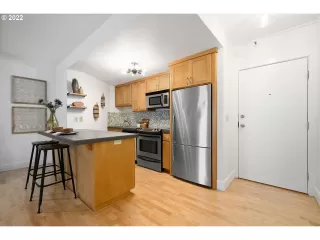 Photo #4: 22548324 Listing