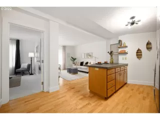 Photo #5: 22548324 Listing