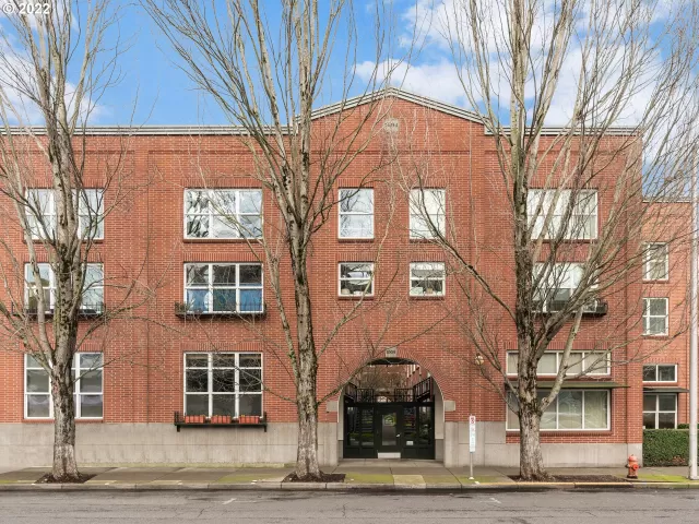 MLS: 22548820 Condo For Sale