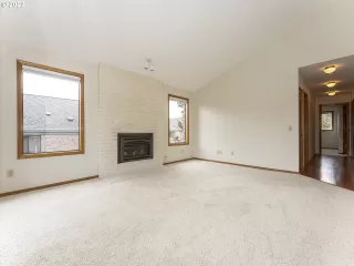 Photo #4: 22549011 Listing