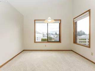 Photo #5: 22549011 Listing