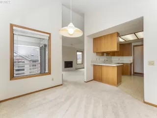 Photo #6: 22549011 Listing