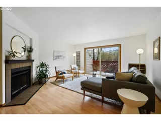 Photo #4: 22549535 Listing