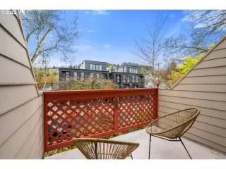 Photo #5: 22549535 Listing