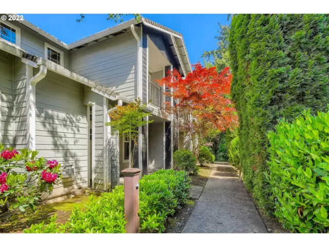 MLS: 22549622 Condo For Sale