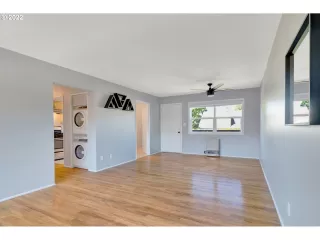 Photo #4: 22550230 Listing 